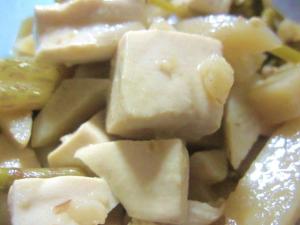 うどの雷豆腐＊ウド+豆腐+ごま油+生姜+味醂+醤油