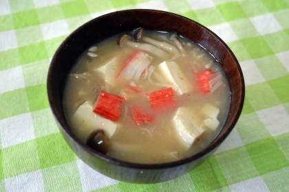 おはよ〜♪かにかまの赤と豆腐の白で、朝から縁起がいいね〜 (≧∇≦)
豆腐のふわふわが美味しかったです☆
素敵なGWを迎えてね〜♪
ごちそう様でした (^_^)