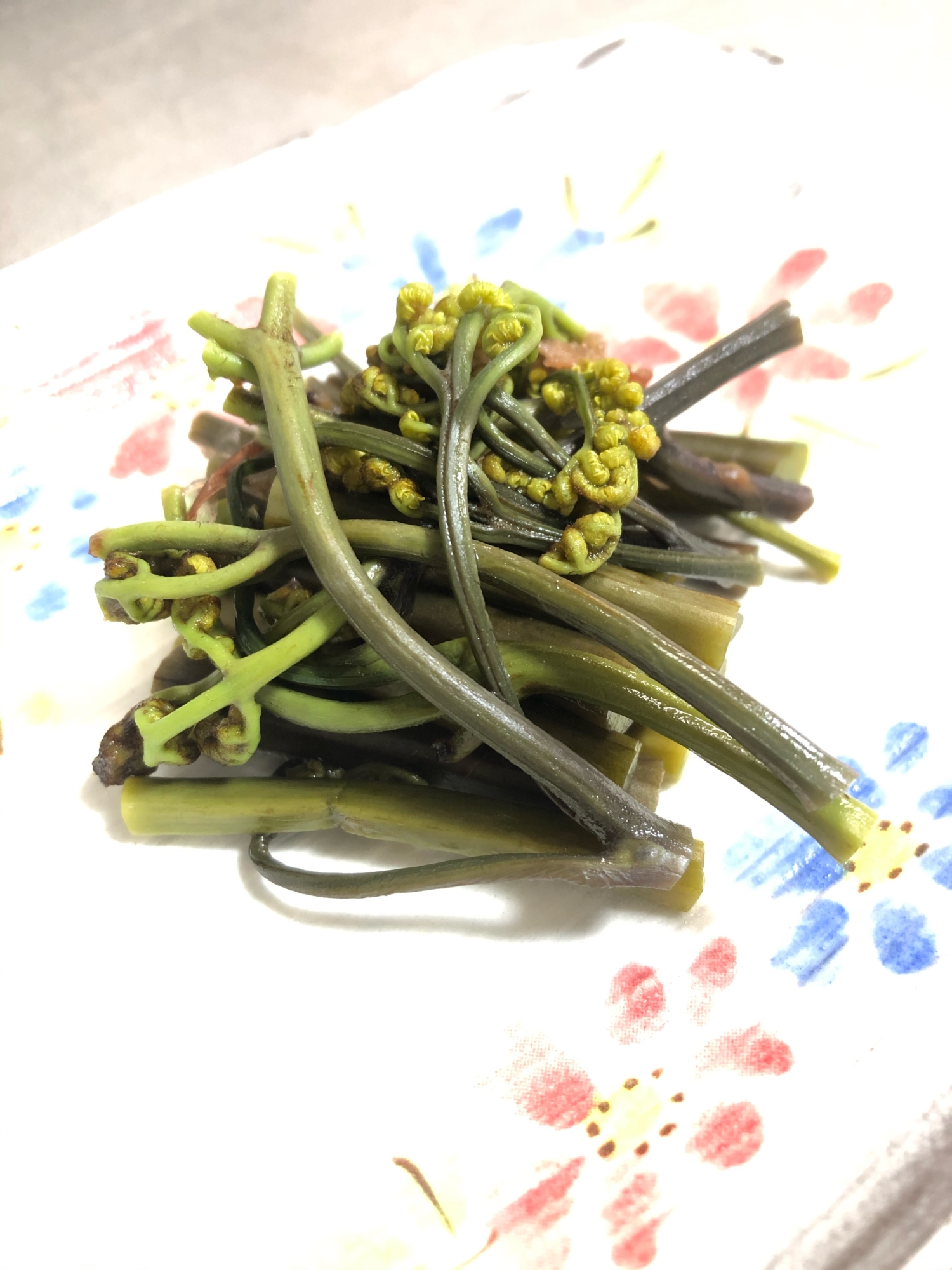 日本酒と一緒に おつまみ わらびの煮物 レシピ 作り方 By ラーコリル 楽天レシピ