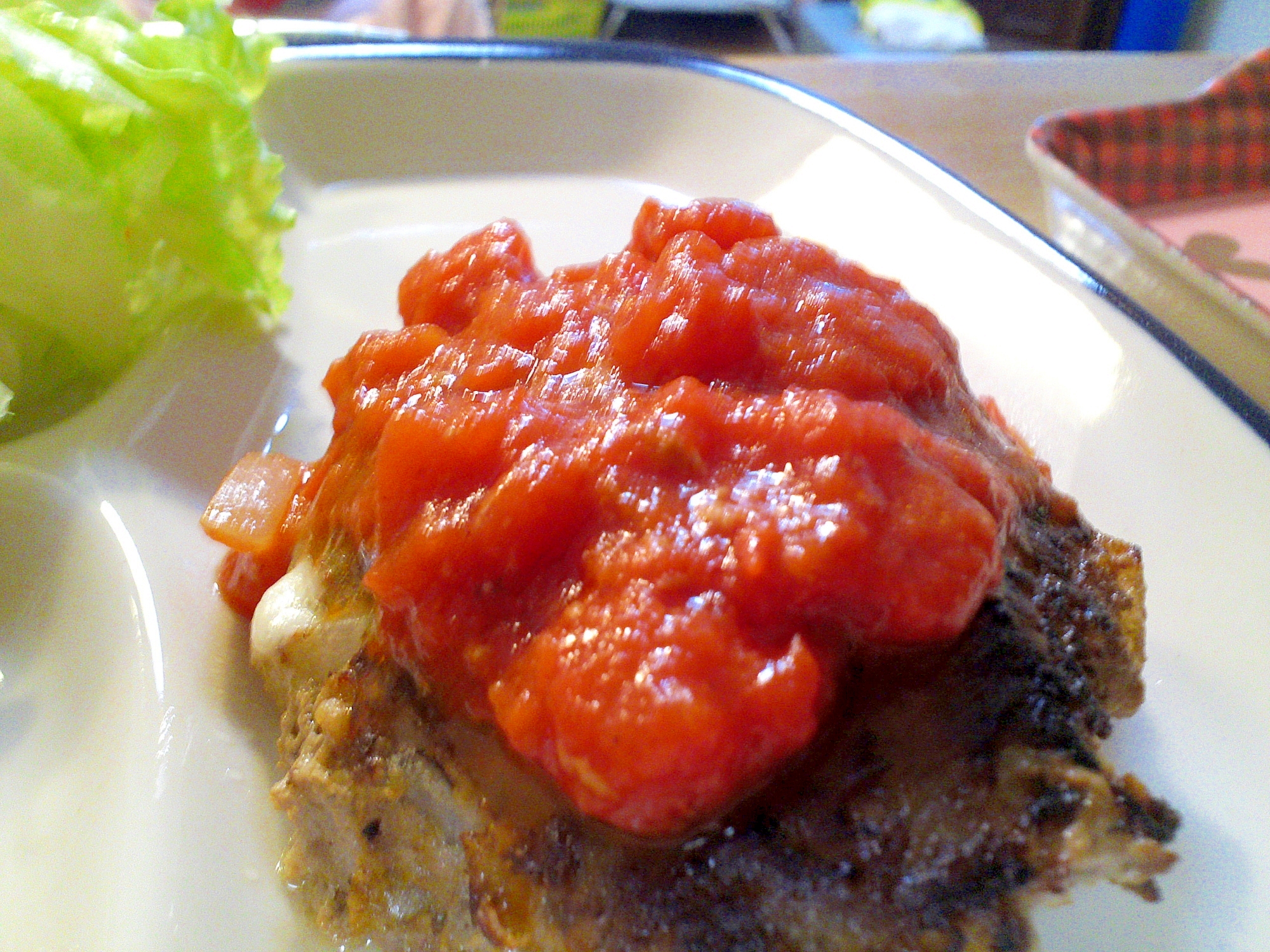 トマトソースの チーズinハンバーグ