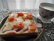 jun＆VANさん　おはようございます　今日の朝はトマト　と　玉葱で作ってみました　美味しかったです