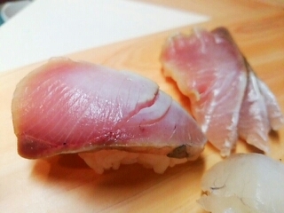 炙りイナダの昆布締め寿司