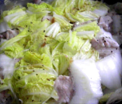 しゃぶしゃぶ用豚肉と白菜の簡単蒸し鍋