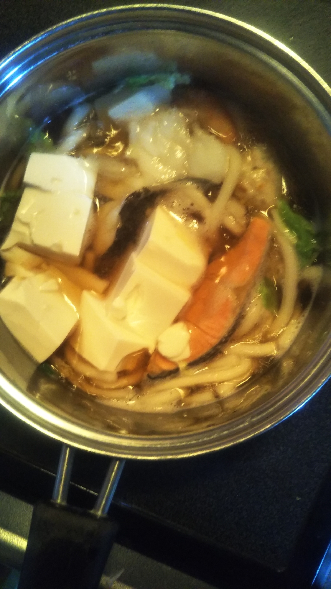 豆腐まるごと使った海鮮！西のまるごと鍋