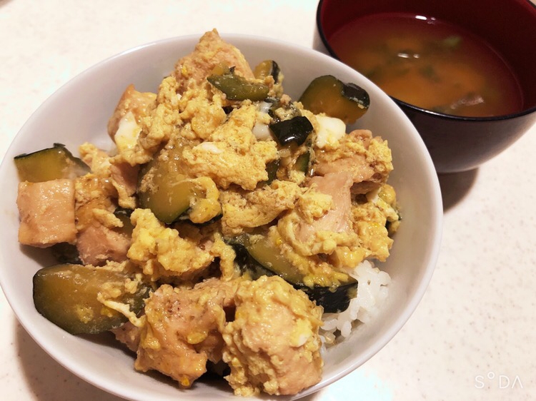 ズッキーニの親子丼風