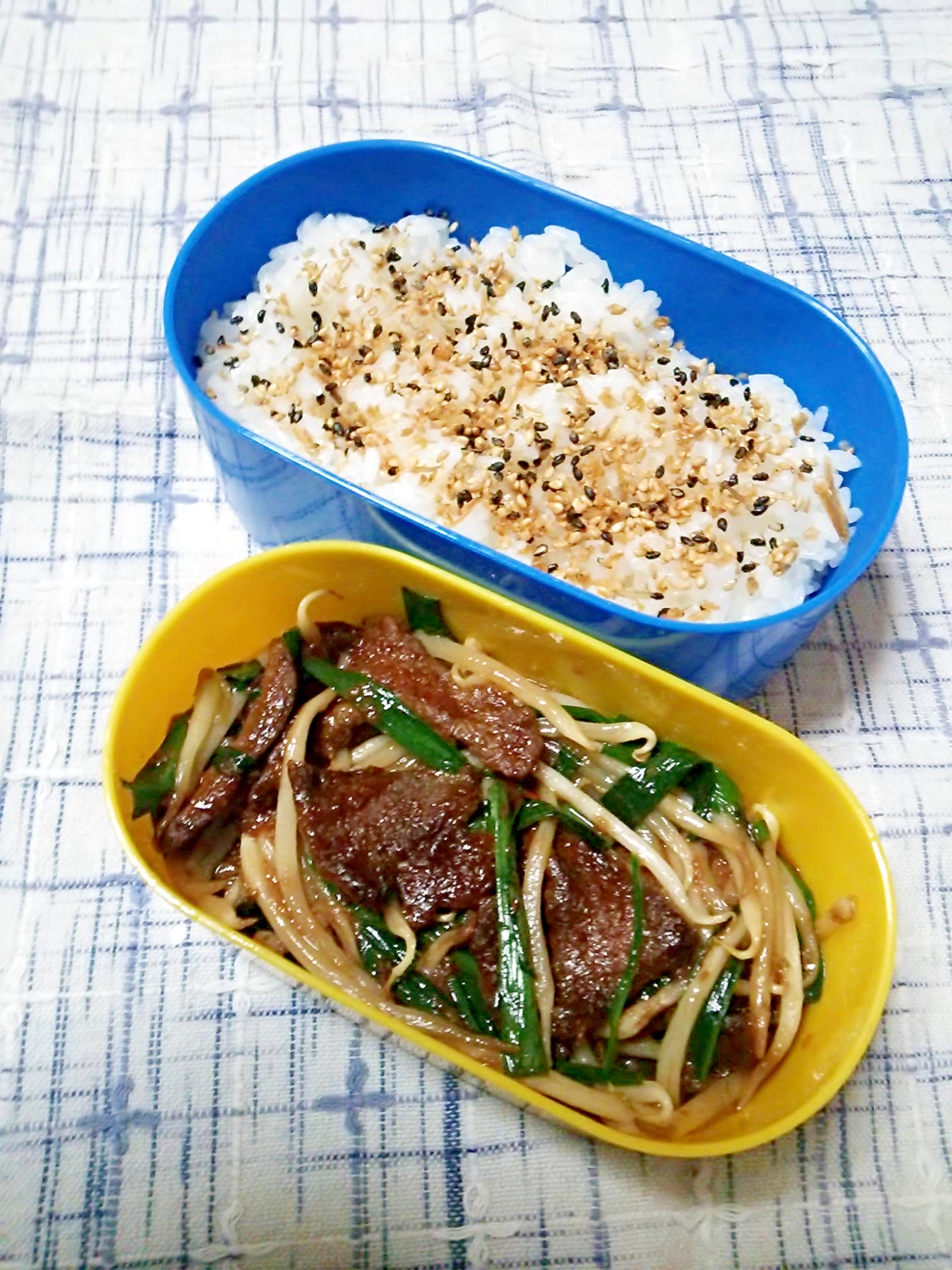 ☆牛肉にらもやし炒め＆胡麻ふりかけご飯弁当☆