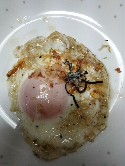 おかかと塩昆布の目玉焼き