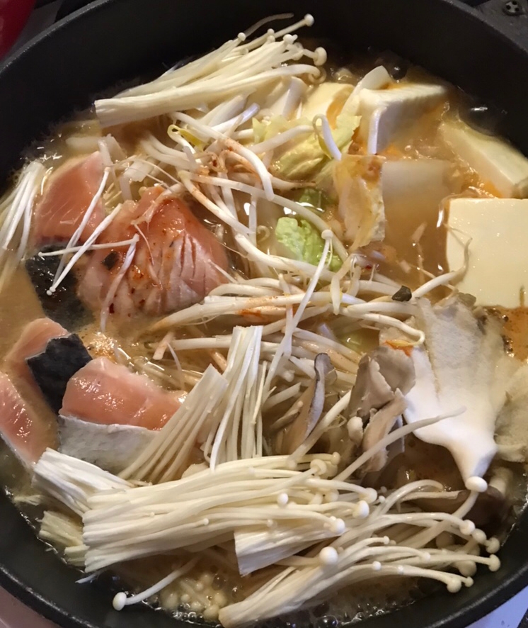 秋鮭のピリ辛味噌鍋