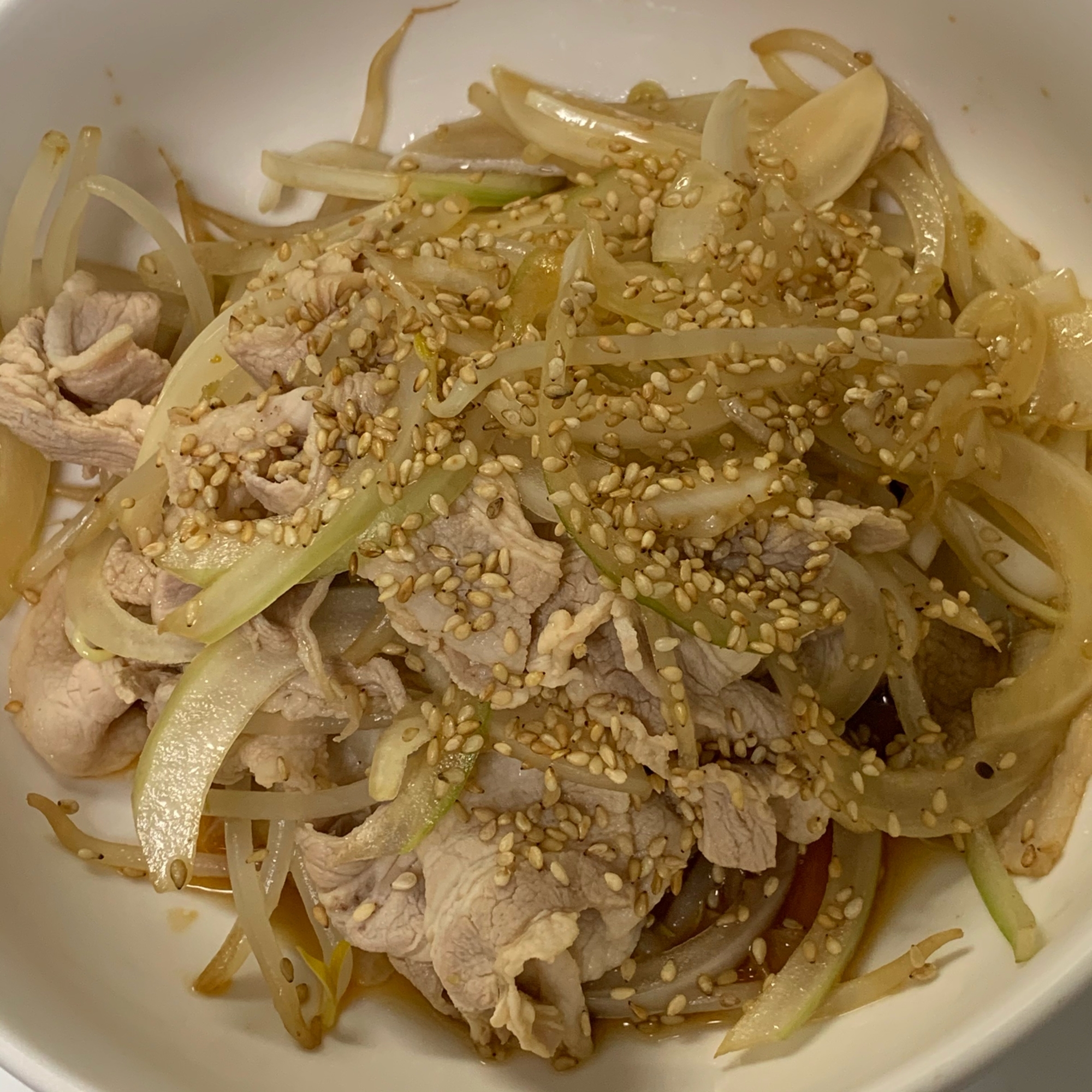 レンジでできる新玉ねぎ 豚バラ もやしのポン酢がけ レシピ 作り方 By Kodaru 楽天レシピ