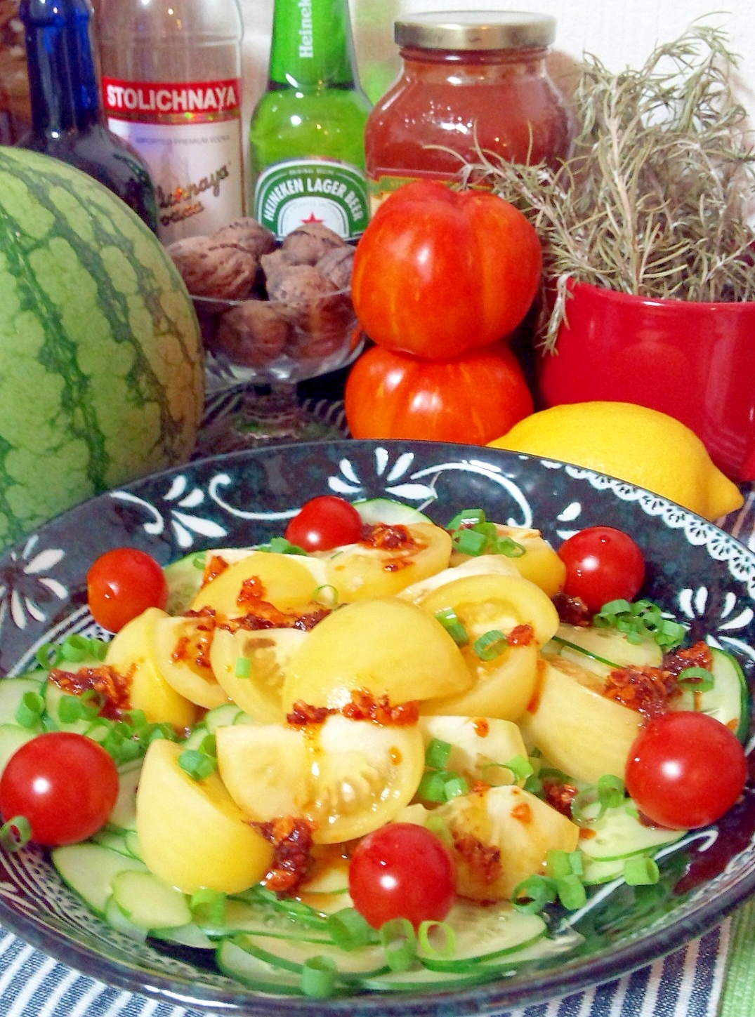 簡単ピーチトマトと胡瓜の食べるラー油サラダ☆