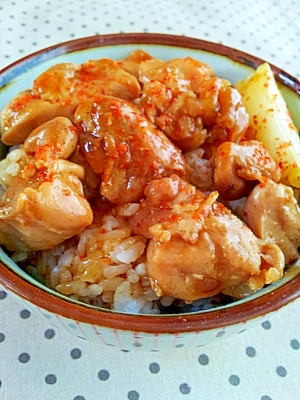 市販のタレで簡単に♪醤油糀の焼き鳥丼