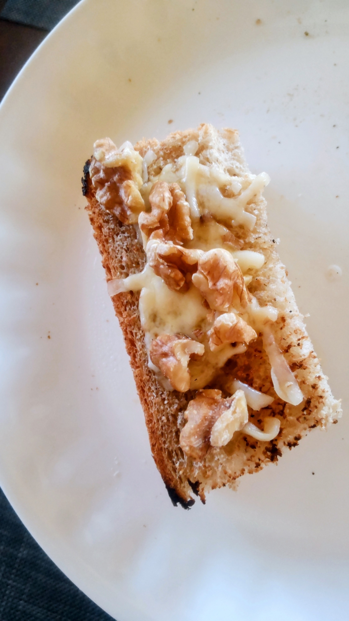 くるみチーズトースト