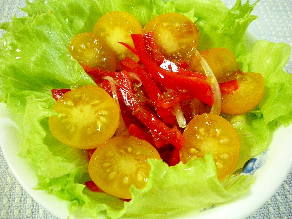 イエロートマトと赤パプリカの中華風サラダ