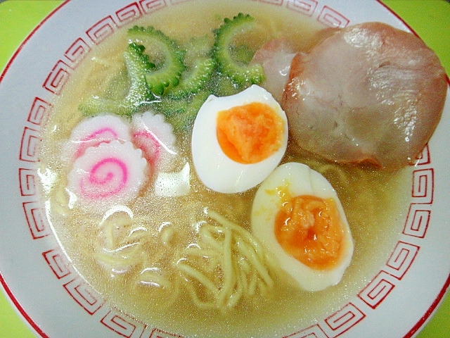 ゴーヤとチャーシューの塩ラーメン