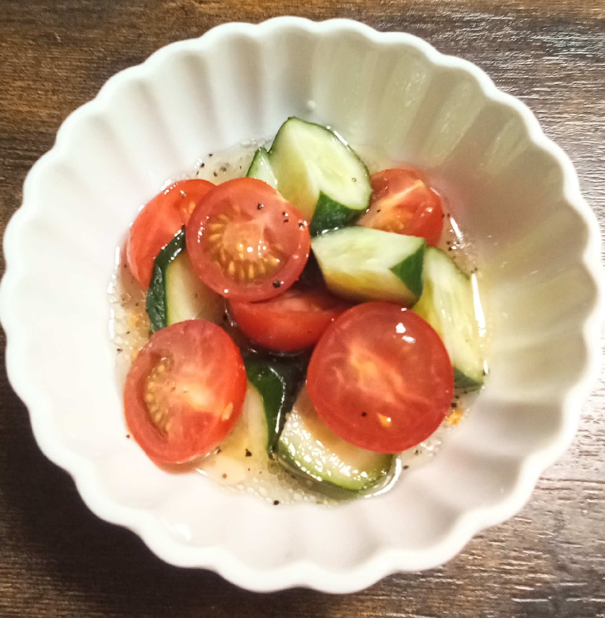 今日はカンタン酢で♪プチトマトとキュウリのマリネ