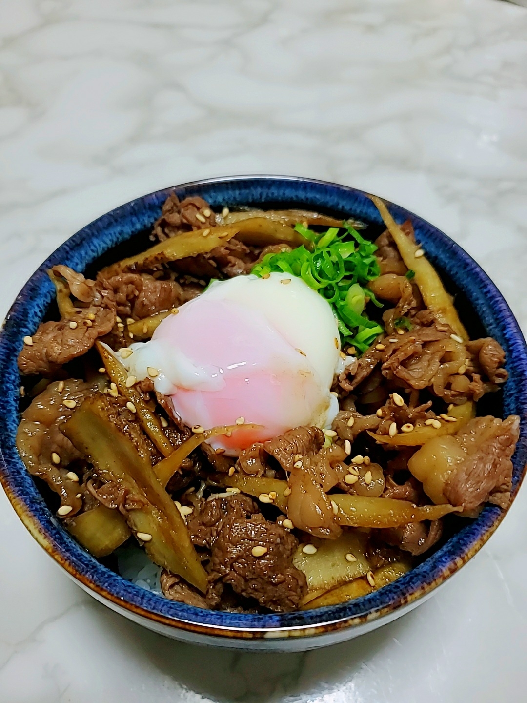 牛ゴボウ温玉丼