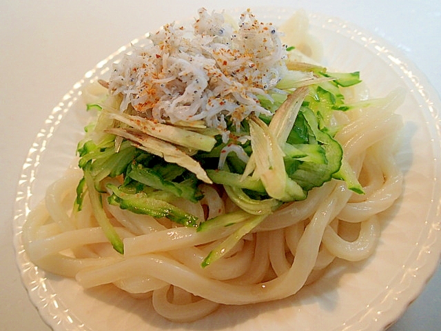 味ぽんで　胡瓜と茗荷としらすの冷やしうどん♬