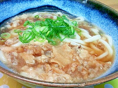 めんつゆで簡単に♪大阪名物かすうどん