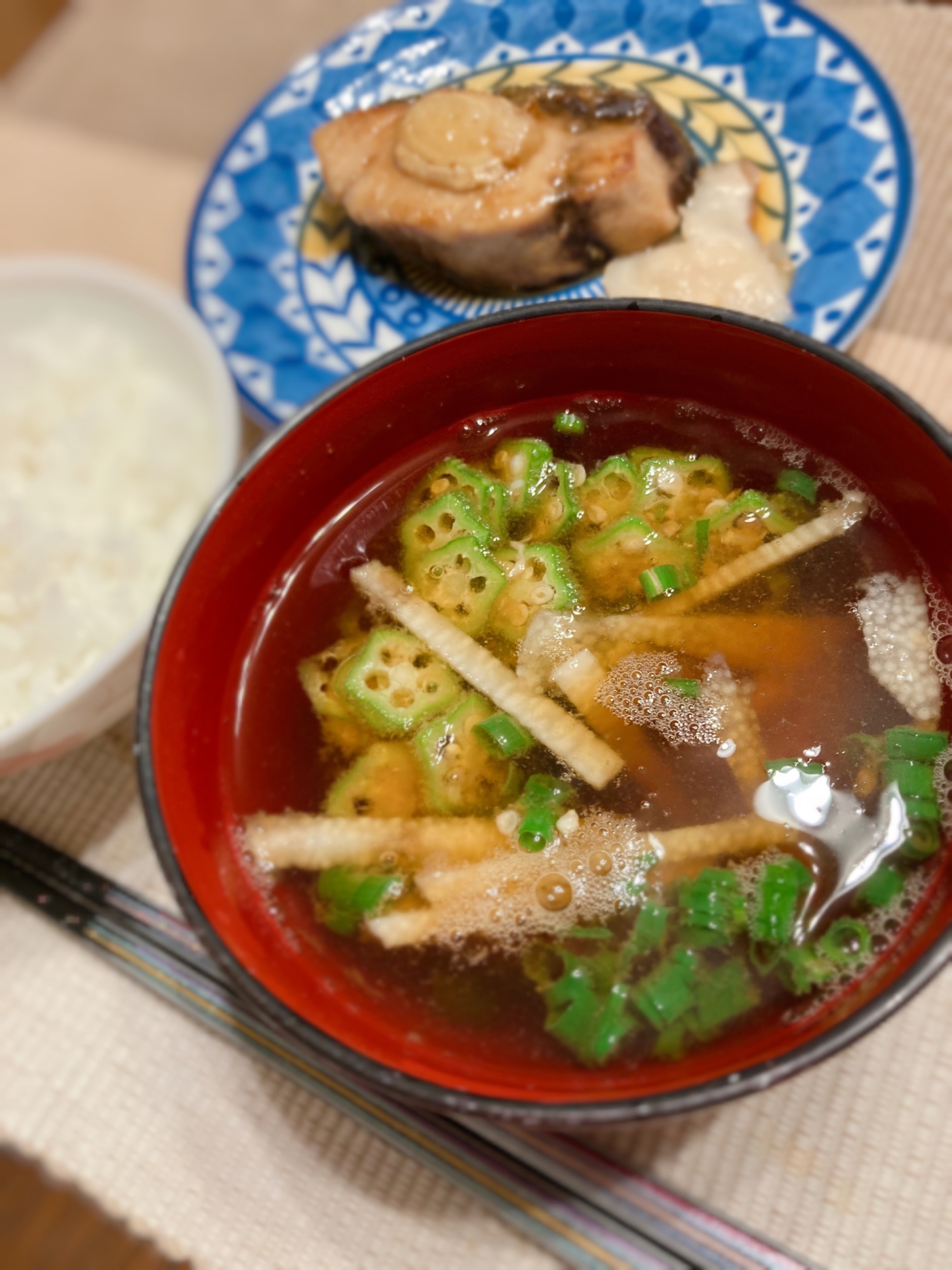 ねばねば美味しい♡オクラと長芋のみそ汁