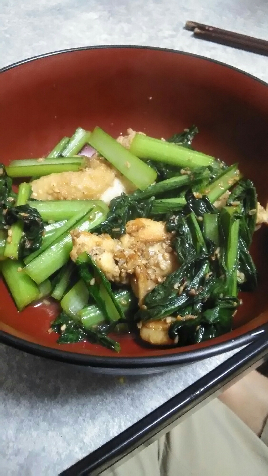 （簡単シリーズ）鶏肉と小松菜の胡麻炒め