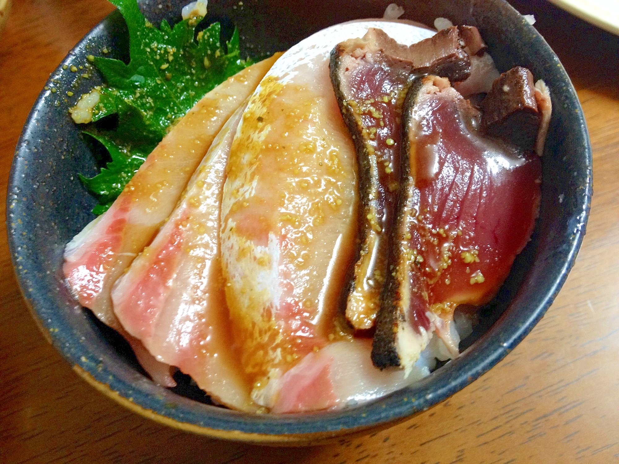 ブリトロ鰹タタキのミニ海鮮丼