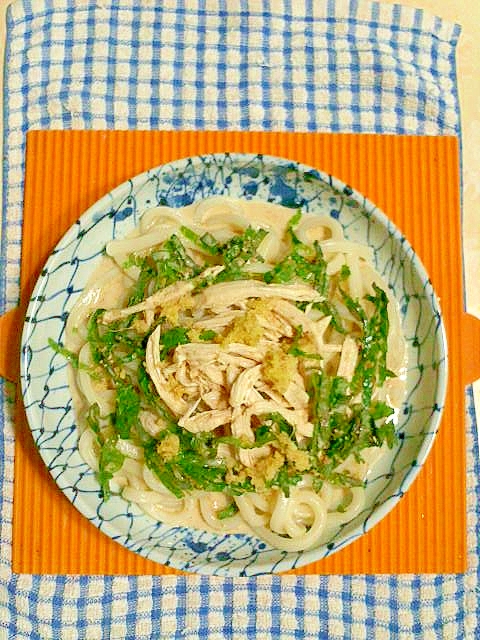 鶏とシソの胡麻ダレうどん♪