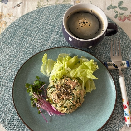 一人のランチに、ちょっとおしゃれに盛り付けてレタスで包んで食べました、レシピありがとうございます^_^