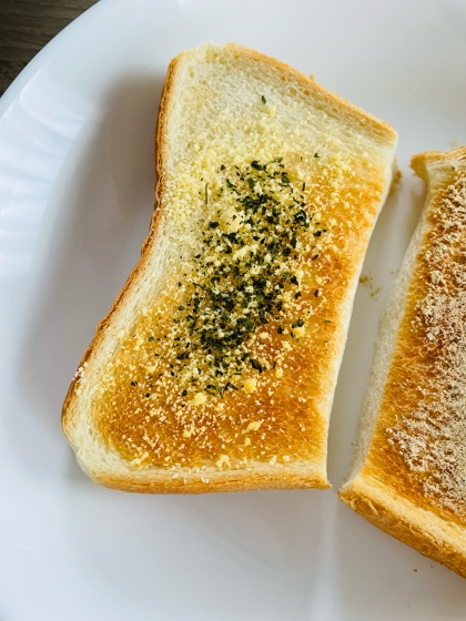 粉チーズトースト