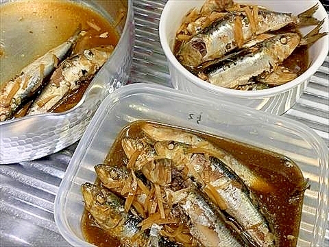 とるのは鱗だけ!ほろ苦いを楽しむいわしの丸ごと煮!