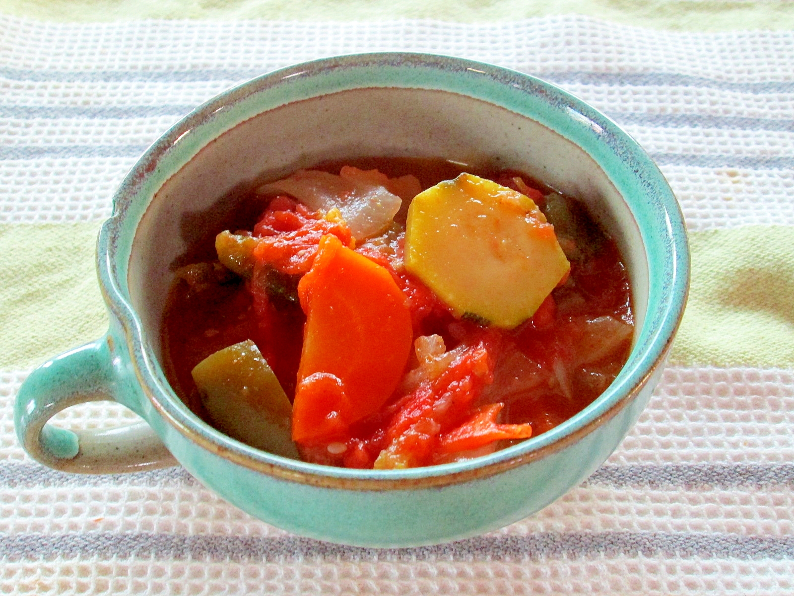 ズッキーニと夏野菜の水無し蒸し煮