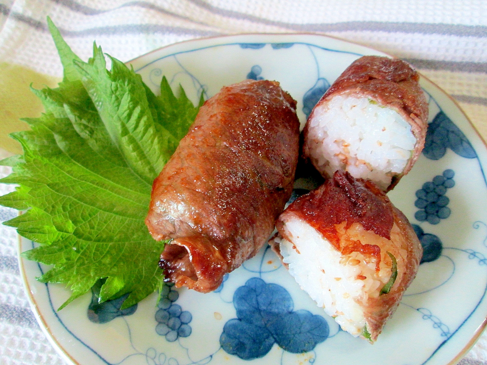 ガッツリ美味しい肉しそ巻きおにぎり