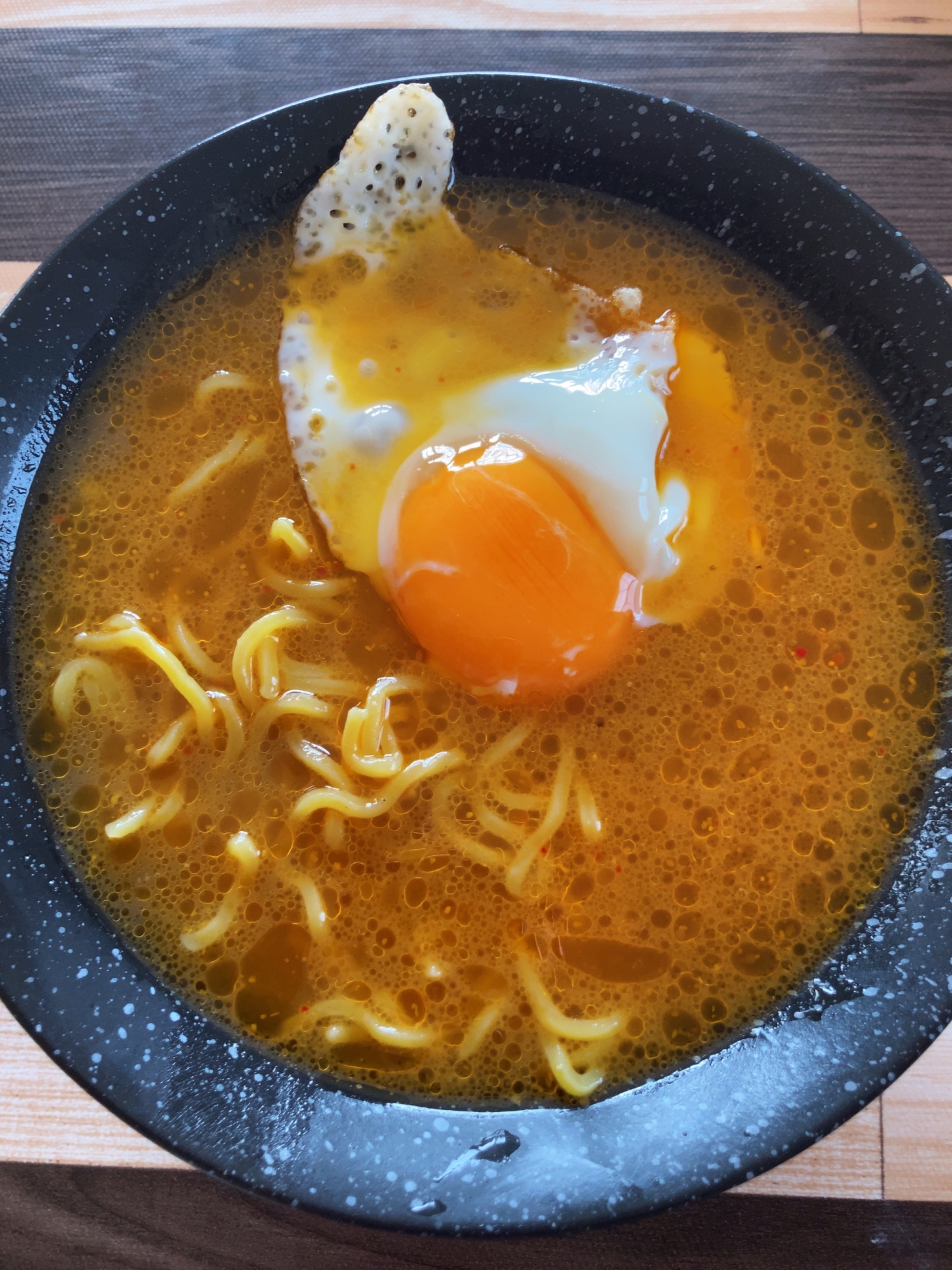 目玉焼き味噌ラーメン