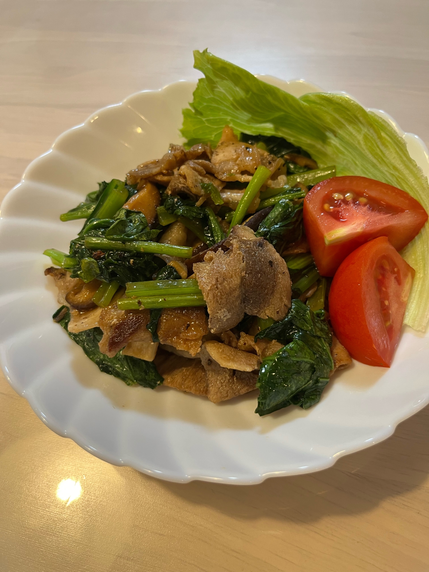 ごはんが進む！豚肉と小松菜のオイスターソース炒め
