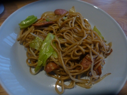 いつも普通の焼きそば麺で、プツプツっと麺が切れちゃうのが苦痛でした。
が、ちゃんぽん麺は違う！！これからはちゃんぽん麺使用します！ありがとうございます（＾＾）