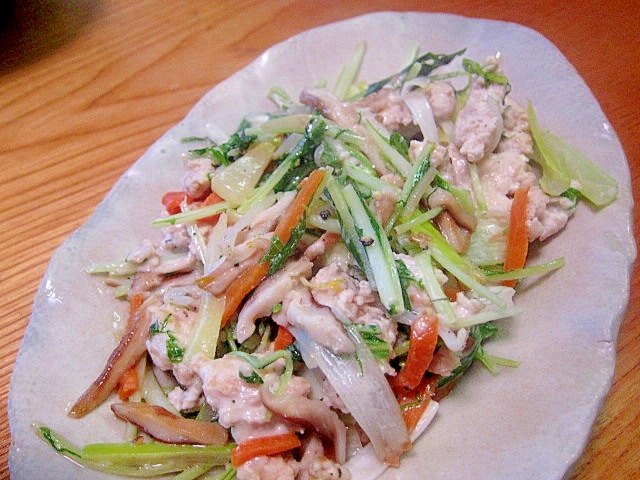 鶏挽き肉と水菜白菜のマヨネーズ炒め