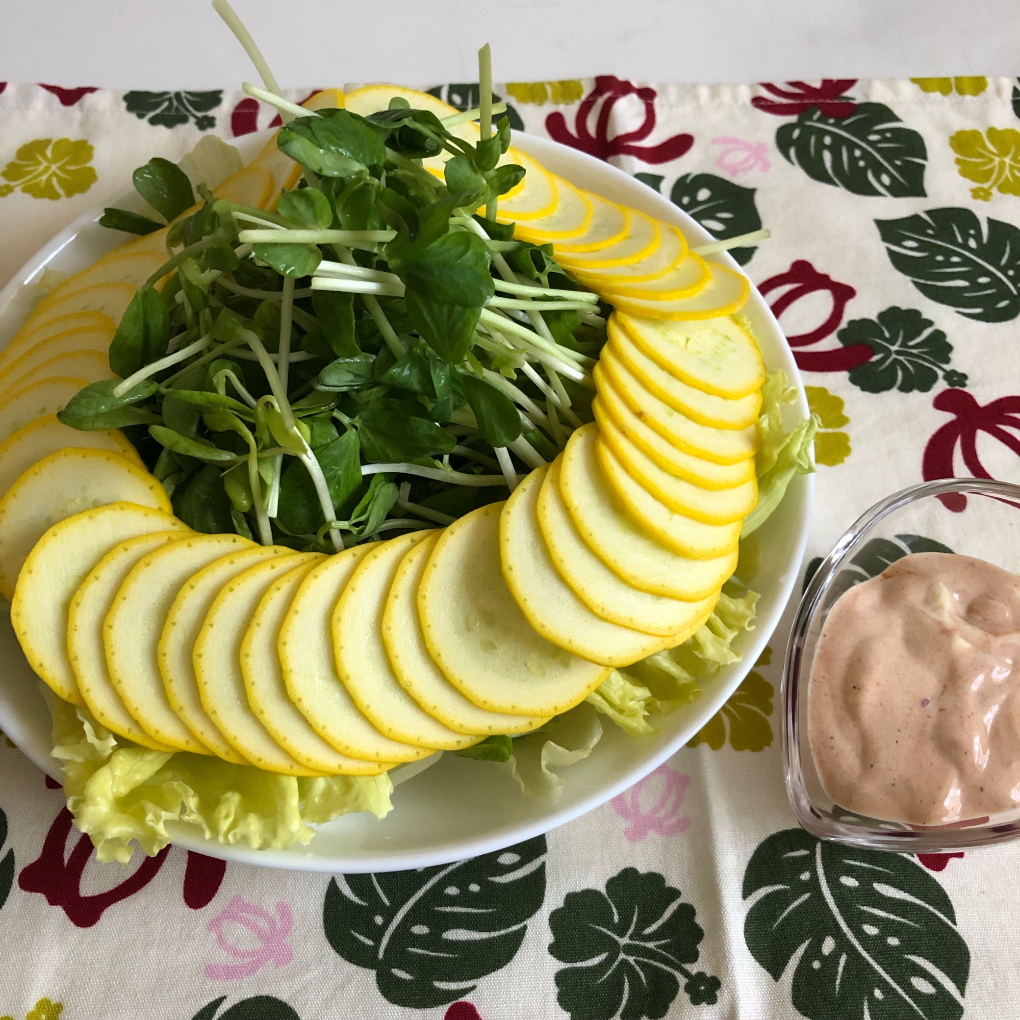 ズッキーニと豆苗の自家製ドレッシングかけ ♪