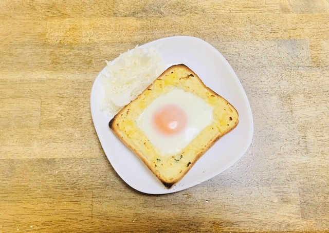 朝食レシピ　　ポテたま食パン