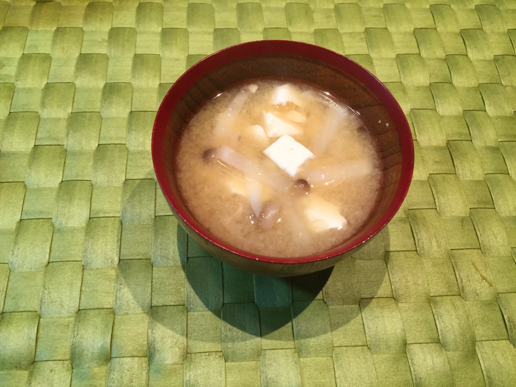 大根としめじと豆腐のお味噌汁