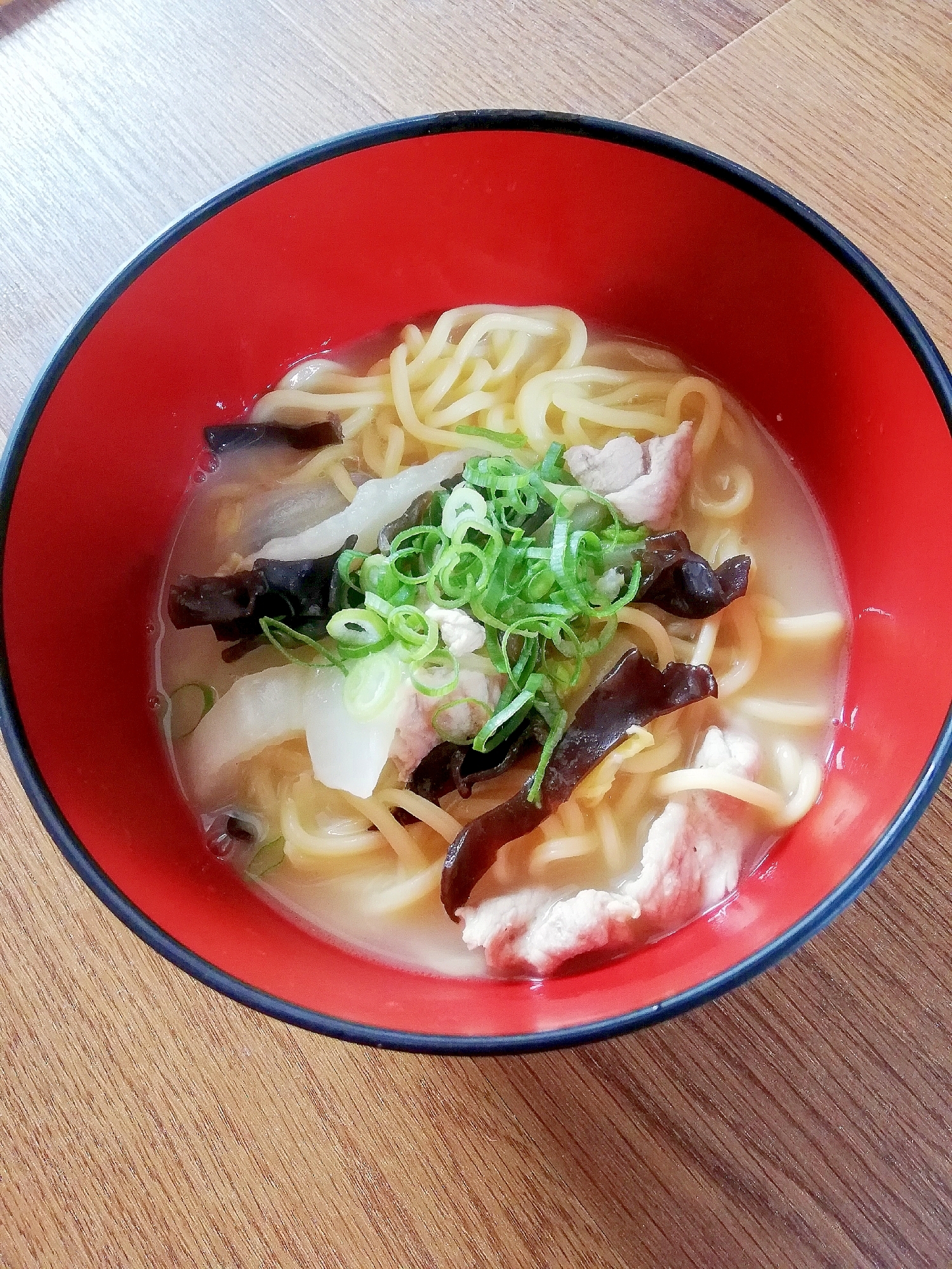 豚肉と白菜ときくらげのちゃんぽん麺