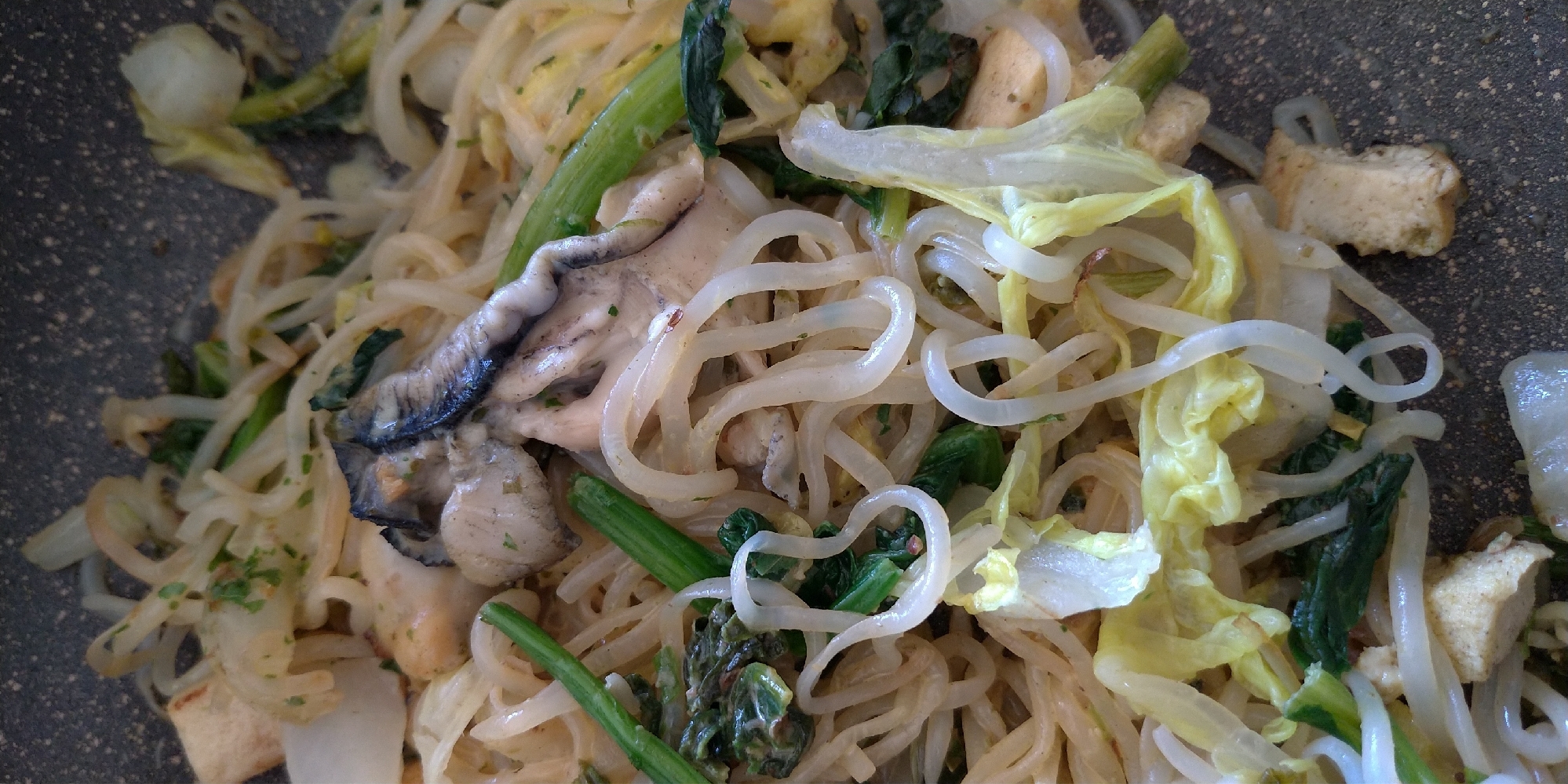 こんにゃく麺で白菜と牡蠣のたらこ味パスタ