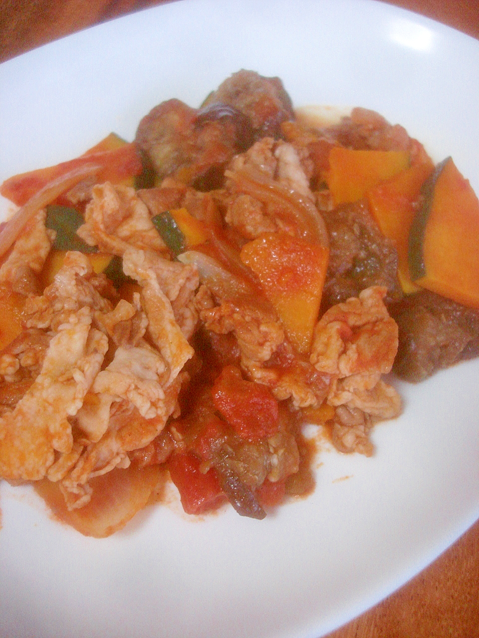 トマト風味が美味◎ナスとカボチャと豚肉の炒め物