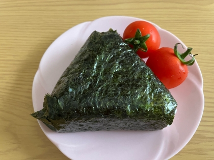 昨日ちょうどカレーだったので、おにぎり作りました❣️美味しかったです✨
ご馳走様でした〜╰(*´︶`*)╯♡