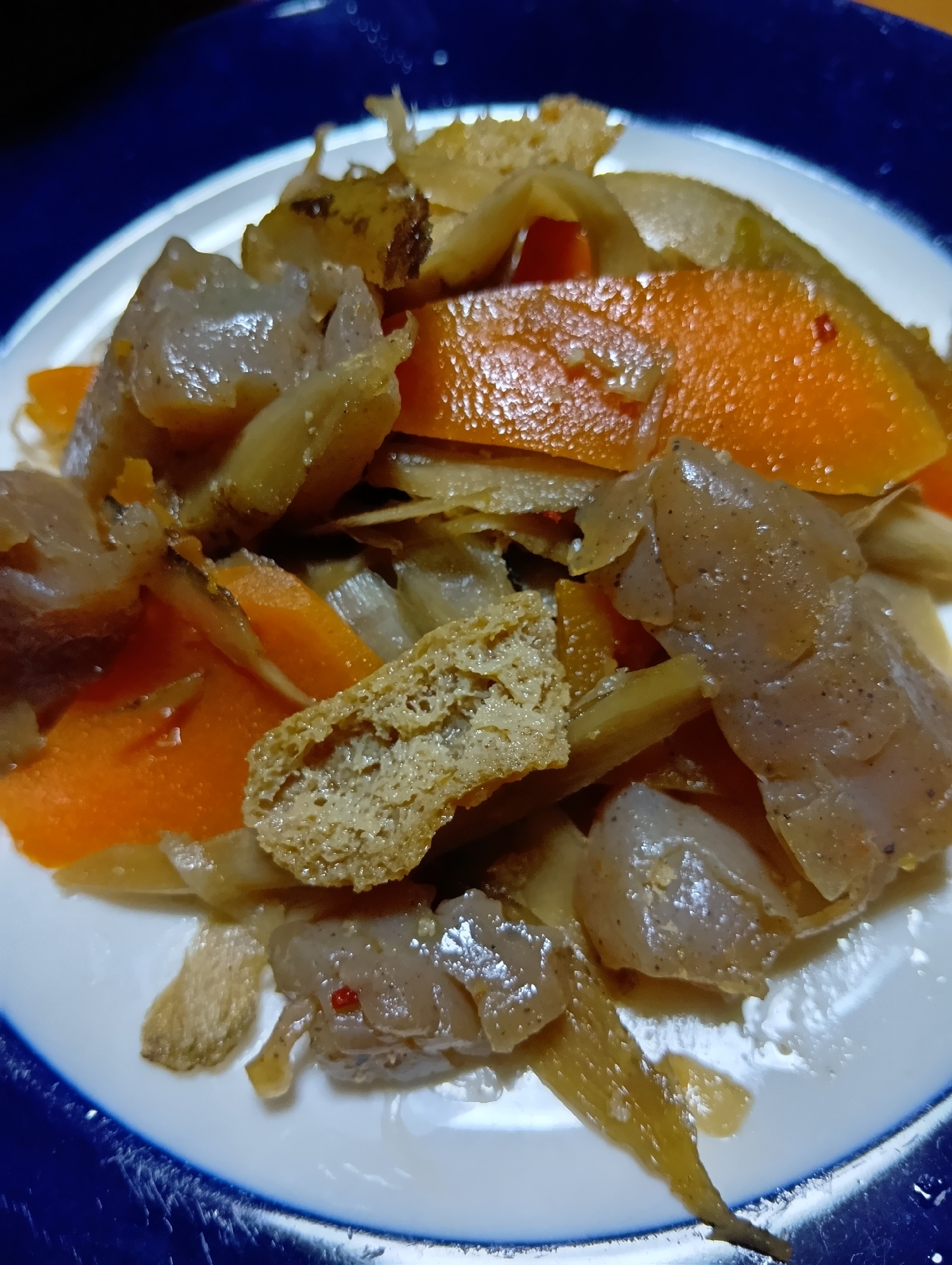 肉の代わりに寿司揚げ入り!こんにゃくとごぼうの煮物