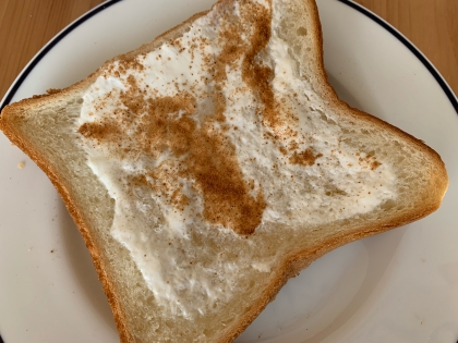 ヨーグルトがパンにしみてジューシーで美味しかったです。