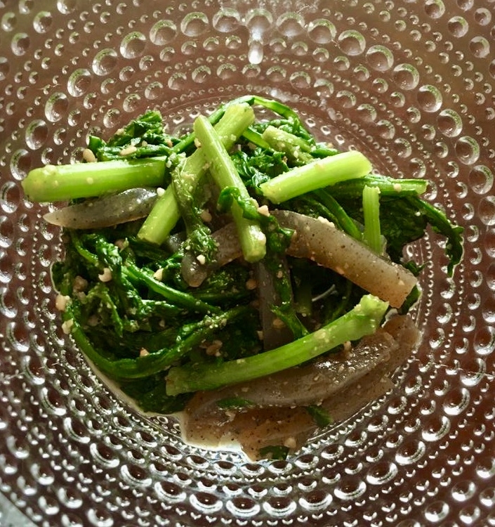 春菊とこんにゃくの胡麻和え