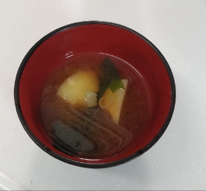 梨花*さん☺️朝食に、家で収穫したじゃがいもでわかめ、葱のお味噌汁作りました☘️じゃがいもほっこりおいしかったです♥
台風心配(⁠･⁠o⁠･⁠;⁠)⁠ レポ感謝