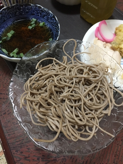 つけ蕎麦にしていただきました。昼はまだ暑いので冷やし蕎麦がより美味しかったです。ご馳走様でした！素敵なレシピありがとうございました(*^^*)