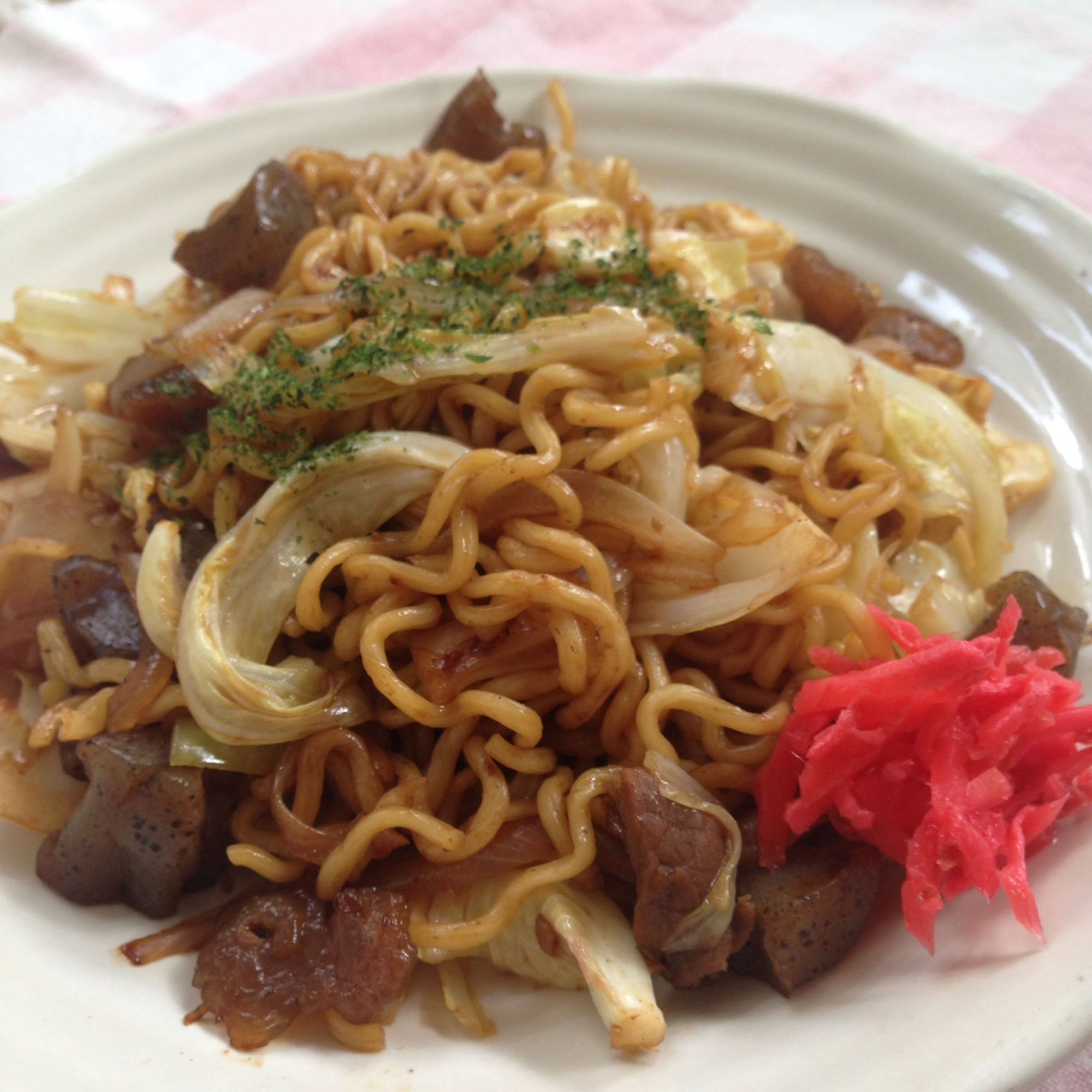 牛すじの煮物リメイク♪牛すじ煮de焼きそば♪