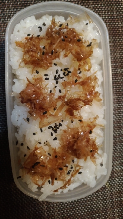 お弁当に◎ご飯に味が染みるのりおかかご飯