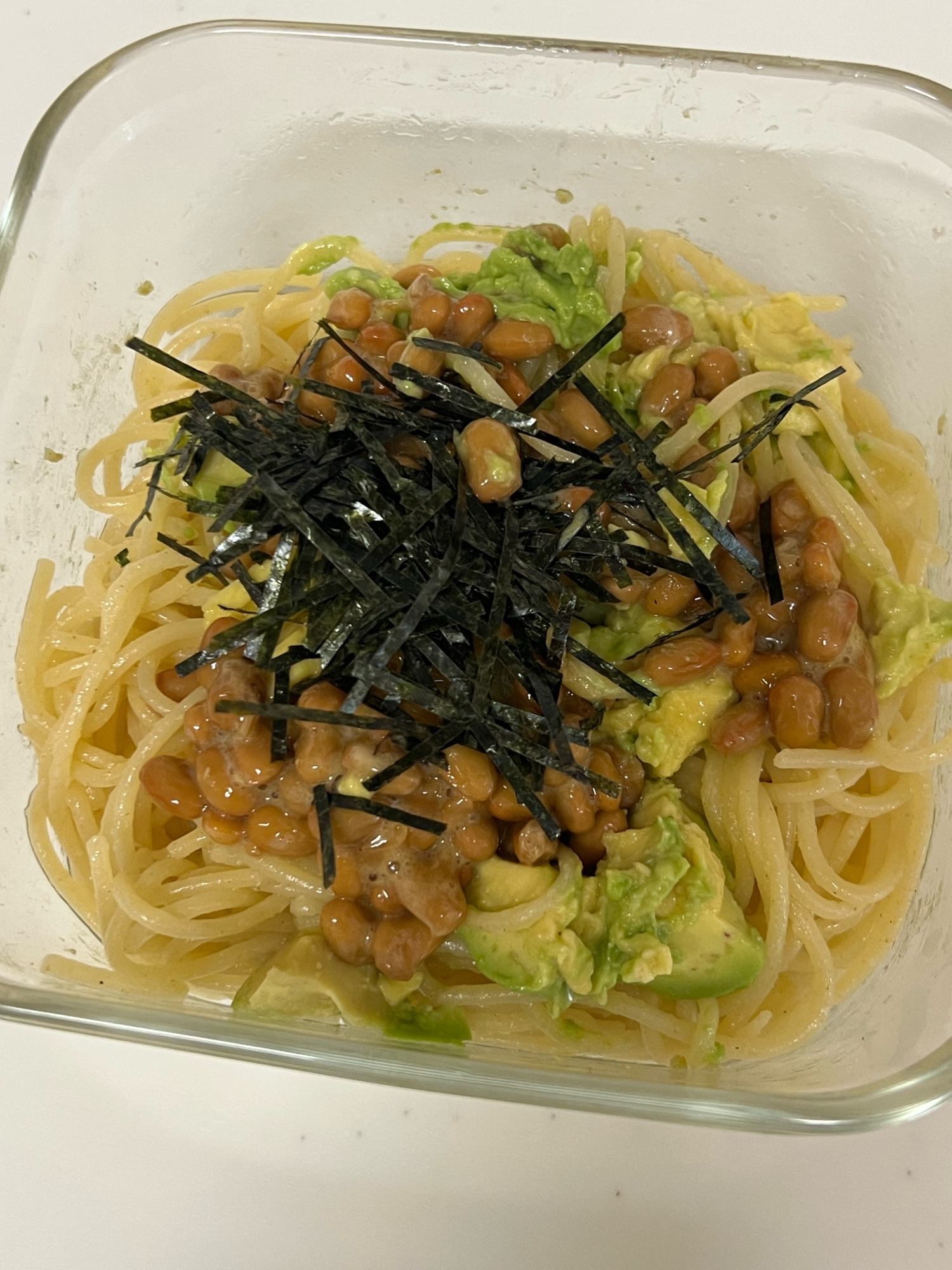 レンジで簡単♪柚子胡椒風味の納豆アボカドパスタ